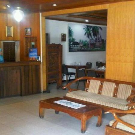 Ambun Suri Hotel Bukittinggi Exterior photo