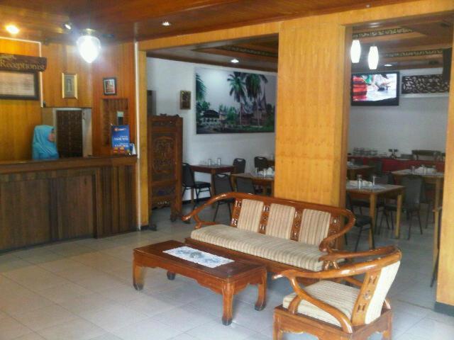 Ambun Suri Hotel Bukittinggi Exterior photo
